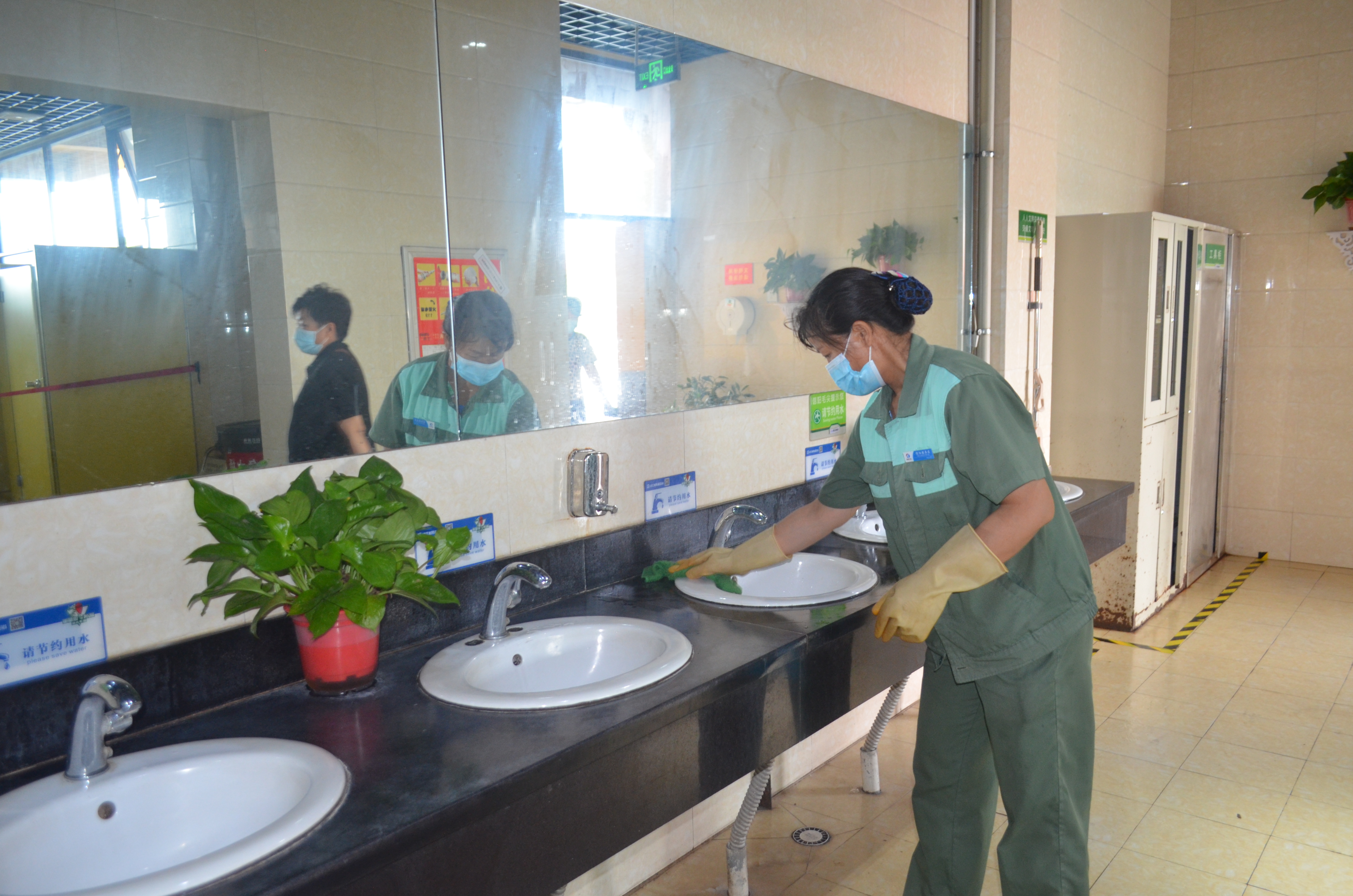 信陽服務(wù)區(qū) (10).JPG