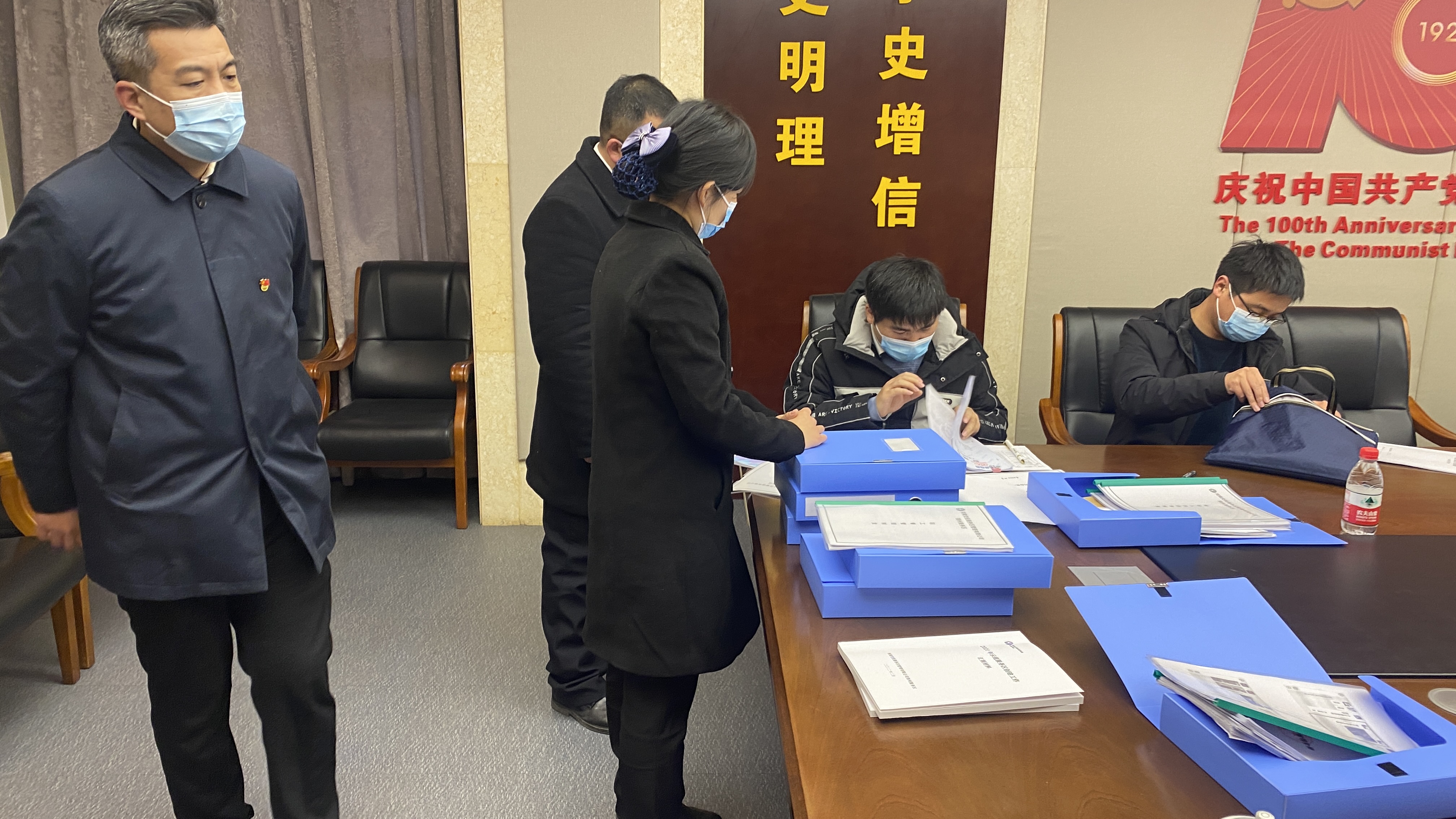 2月16日 第一檢查組到鄭州服務區省評檢查工.jpg 2月16日 第一檢查組到鄭州服務區省評檢查工.jpg