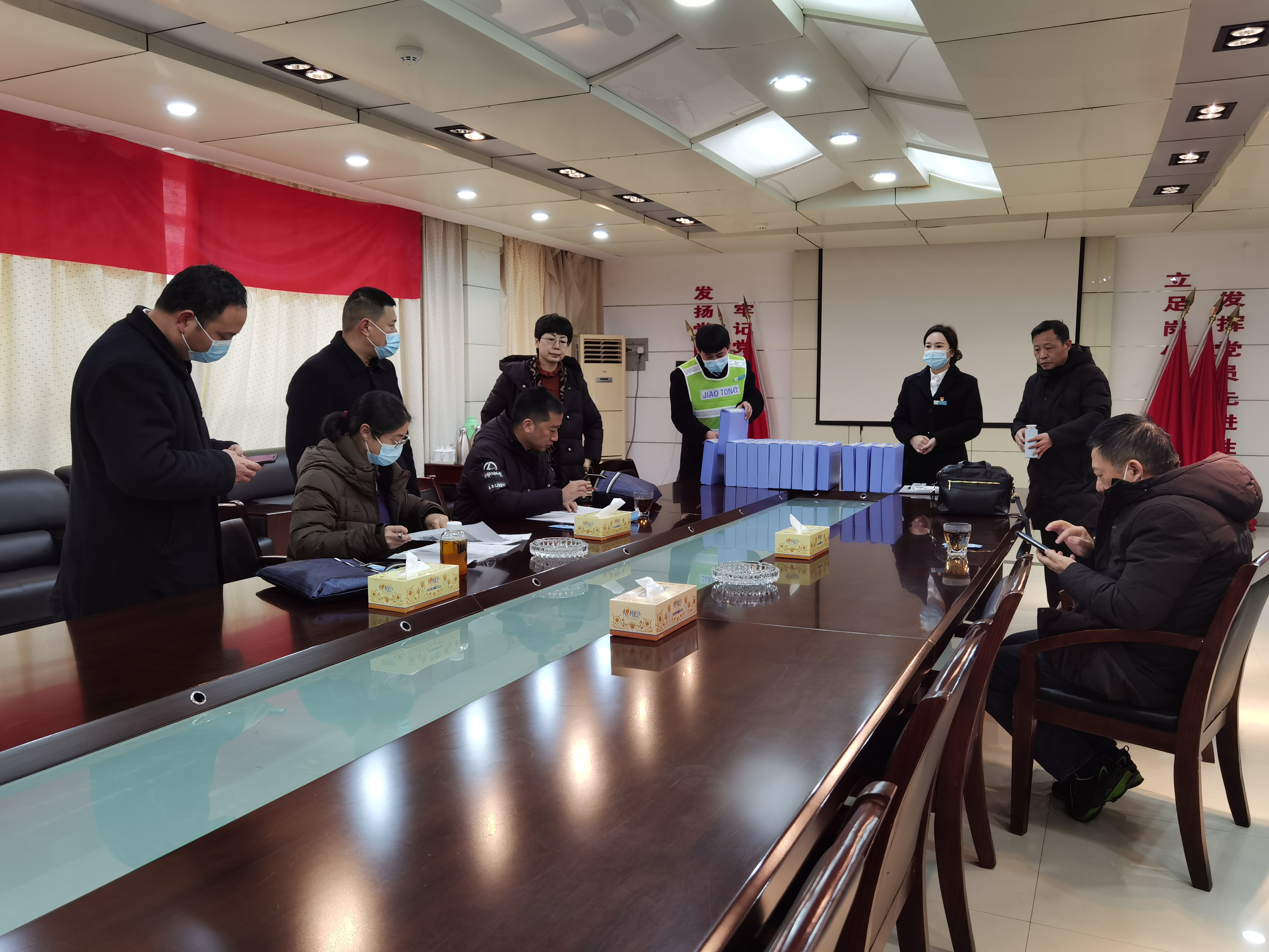 2月19日 第五檢查組到息縣服務(wù)區(qū)省檢查工.jpg 2月19日 第五檢查組到息縣服務(wù)區(qū)省檢查工.jpg