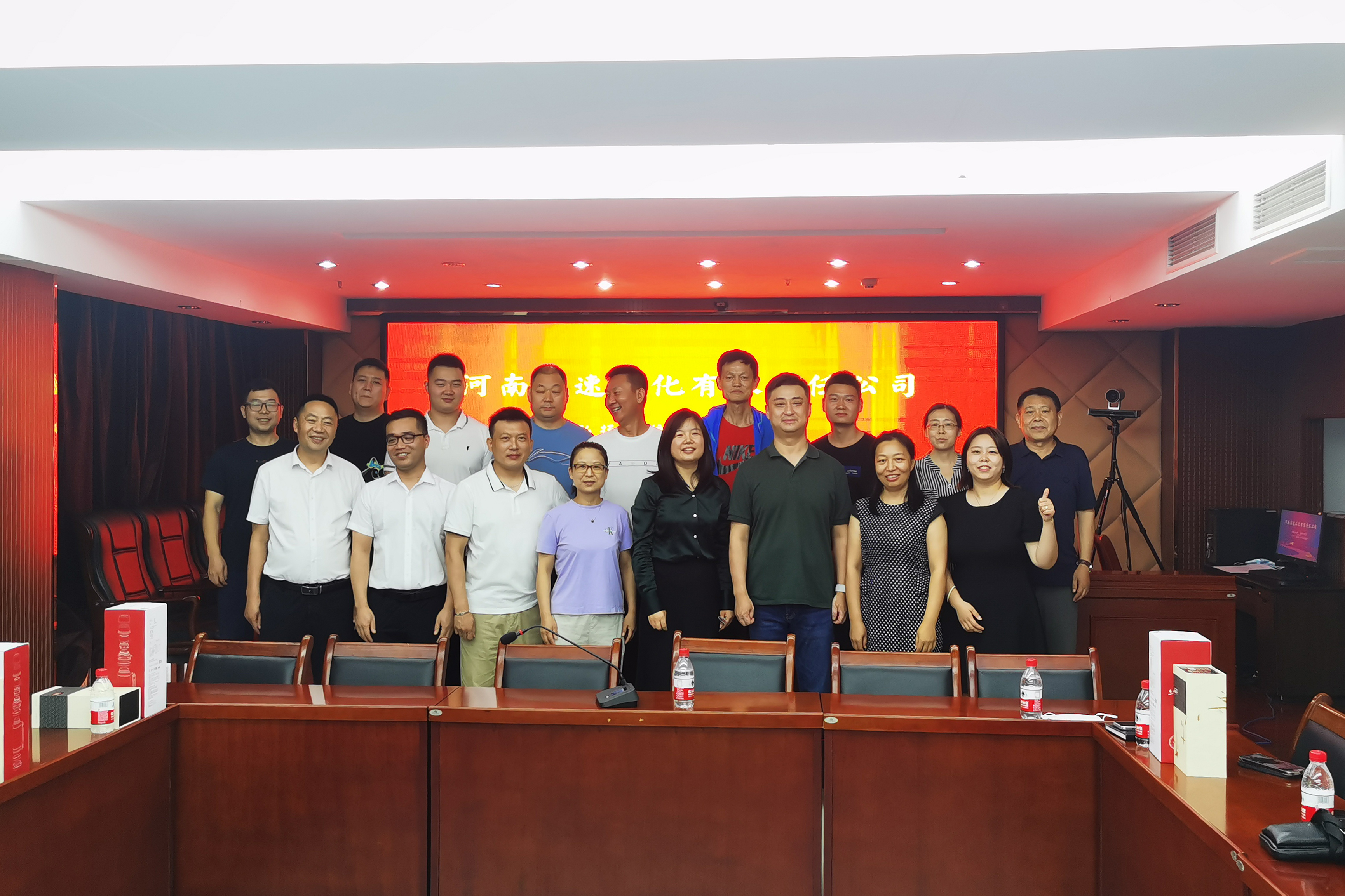 高速石化“八一”活動.jpg 高速石化“八一”活動.jpg